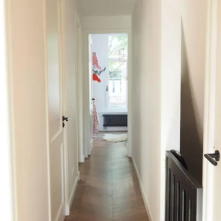 Stylish 3-floor Family Center Apartmán *